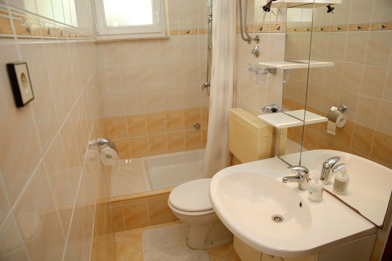 vodice-jukic_apartment-1_bathroom