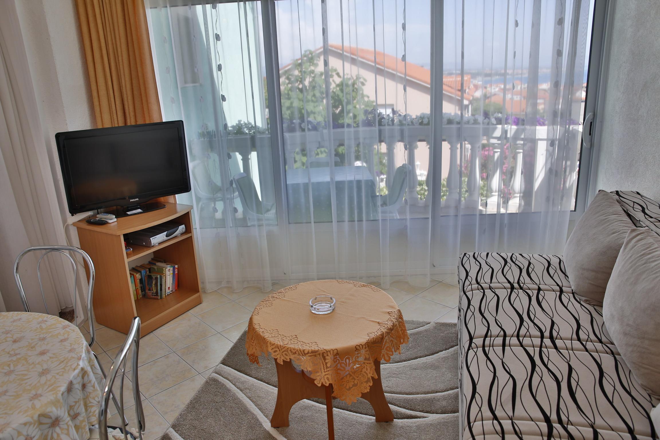 vodice-jukic_apartment-2_living-room-TV