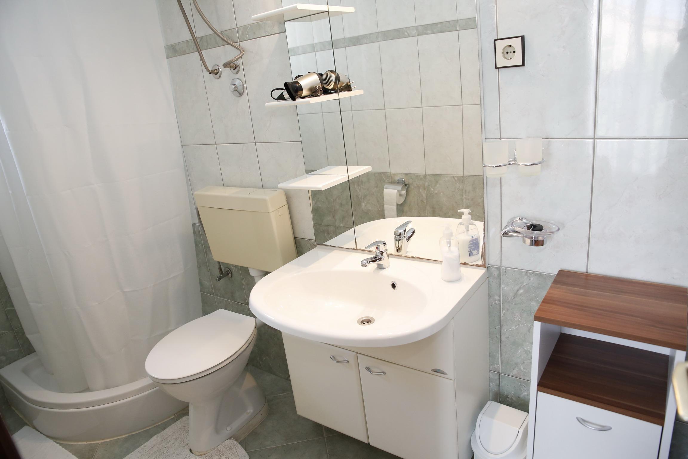vodice-jukic_apartment-3_bathroom1