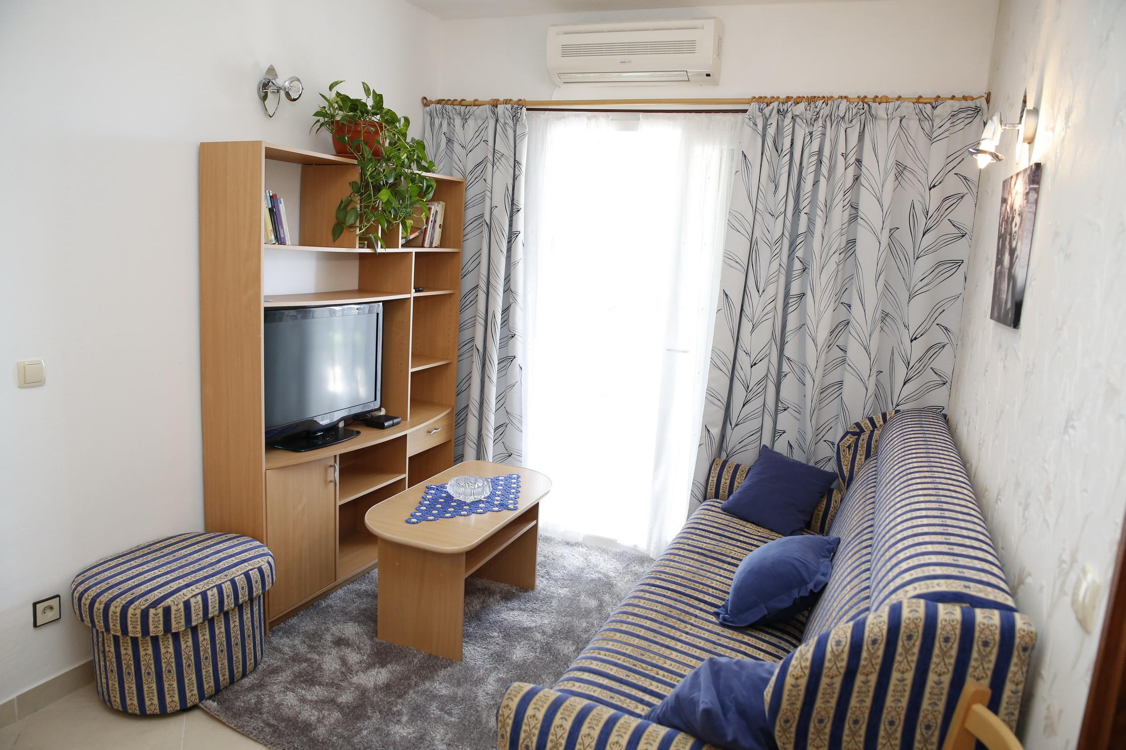 vodice-jukic_apartment-3_living-room