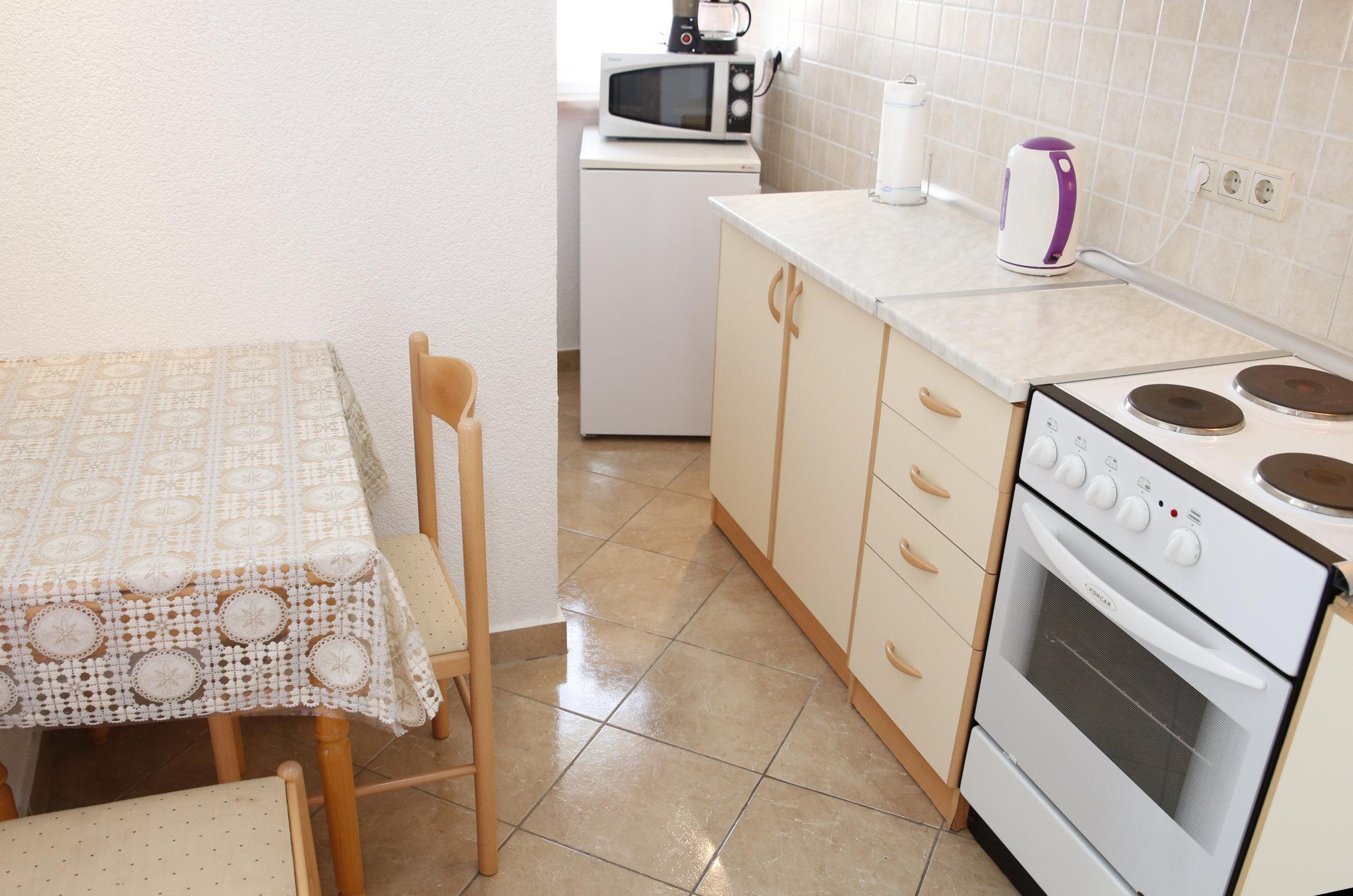 vodice-jukic_apartment-4_kitchen