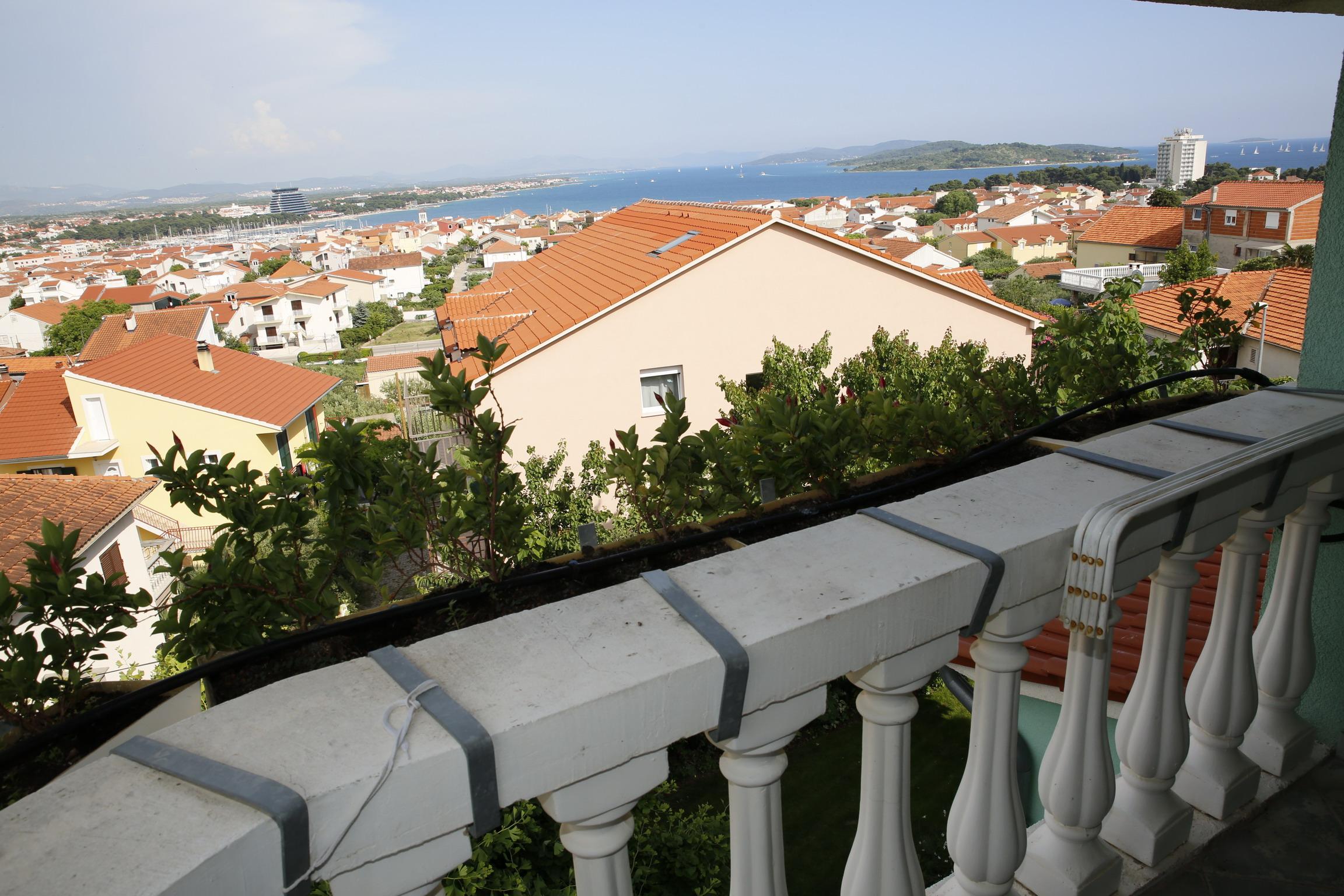 vodice-jukic_apartment-6_balcony-side